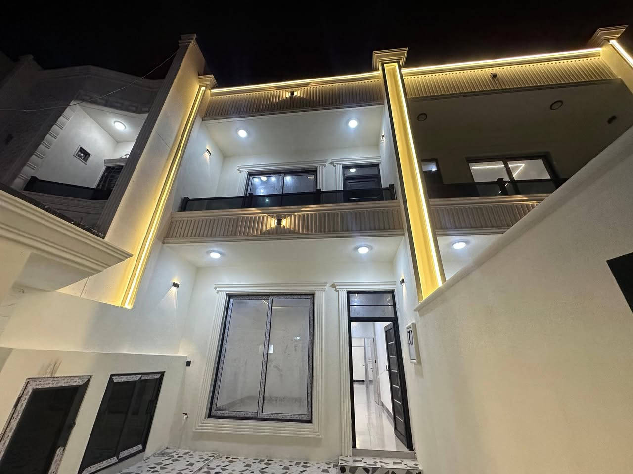 دارين للبيع👈 مساحة كل دار👈 100 متر
كل دار طابقين
طابو صرف👈 بسم شخص واحد
السعر 120 مليون وبيه مجال
العنوان حي العسكري 👈 قرب مدرسة قشله أو مدرسة الفاروق
الدار على حديقة موقع مميز👌 جدا
للاستفسار مراجعة مكتب المباني للعقارات والمقاولات العامة او الاتصال على الارقام الثالي

*********** محمد ابو جنيد👈 واتساب وما سنجر
*********** محمد

نتشرف بزيارتكم للمكتبنا واستقبال كافة عرضاتكم تجاري وسكني في كافة أنحاء محافظة كركوك

عنوان مكتبنا حي العسكري مقابيل جامع المعراج
