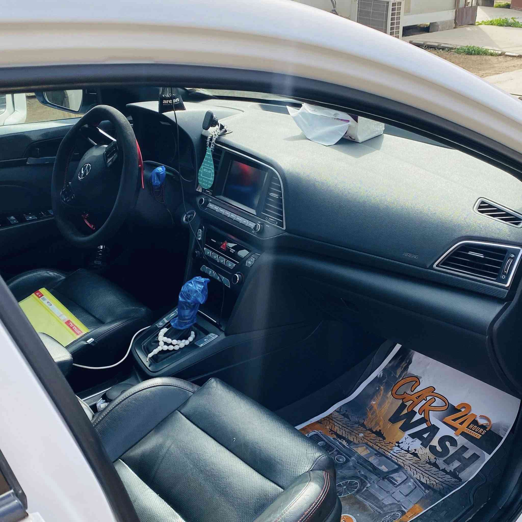 السلام عليكم
النترا 2018 سبورت 

محرك ١٦٠٠ تيربو مكفول 

كير dct سبع نمر دبل كلچ

اكزوز رياضي بلادي

مواصفات ١/١ :

بصمة تشغيل وبيبان وصندوك 

كشنات حضن جلد مختومه sport 

تدفئة كشنات 

دشبول كاربون فايبر 

كيجات رياضي 

سلايد روف طكتين

لايت وبك لايت لد 

مودات قيادةسبورت +عادي 

اشاير بلمري 

رادار جانبي نقطة عمياء 

حساسات خلفيه وامامي

ستيرن حرف D 

شفتات بلستيرن  +تحكم ستيرن 4جهات 

كروز سرعة

شاشة جبيره كار بلي وكامره دواره

………تخم تايرات وباتري جدد 

رقم بغداد ب اسمي

وارد امريكي 

حادثها جاملغ وبنيد 

لغد شاصي مكفولات

السعر 135$ وبيها مجال

مكاني بغداد

***********
