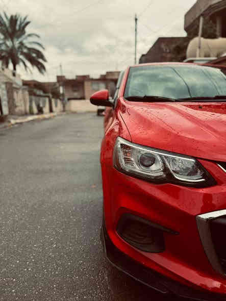 للبيع – شفروليه سونك موديل 2019
‏‎📍 الموقع: ديالى 
‏‎📞 للتواصل: *********** 

⸻
‏‎💡 تفاصيل السيارة:
‏‎• الموديل: 2019 – فئة LT ✅
‏‎• الرقم: بغداد باسمي – سنوية لحد 2027
‏‎• الضرر: خلفي باب  فقط (دعگة )
‏‎• حالة السيارة ممتازة ونظيفة من الداخل والخارج 
ماشية 47 ميل فقط 
⸻
‏‎🔹 أهم المواصفات:
‏‎• كشنات جلد كهربائية مريحة
‏‎• تبريد + تدفئة مقاعد ❄🔥
‏‎• شاشة وسطية + بلوتوث + كاميرا خلفية 🎥
‏‎• تحكم كامل من الستيرن + مثبت سرعة 🚦
‏‎• حساسات أمامية وخلفية
‏‎• أنظمة أمان متطورة

⸻
‏‎💰 السعر: 92$

⸻
‏
