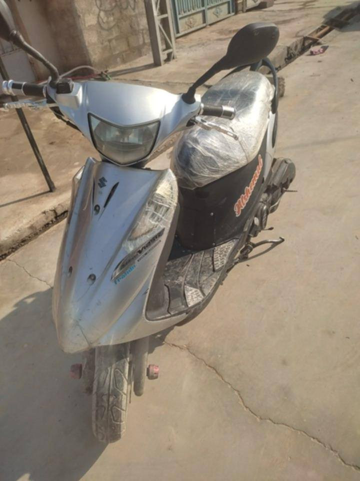 السلام عليكم ماطور ساسوكي ياباني معمر مره  سرعه 140 كهربائيات كله شغال سلف شغال بس باتري ميت السعر 380 بمجال مكاني موصل جوجلي الرقم بي واتساب وبي مخابره  ***********  /***********
