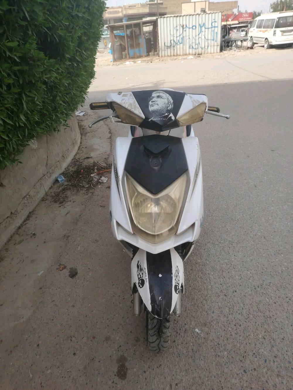 سلام عليكم شباب سكنس لد صيني طافيه ابيع كوم حديد عوزها بس ملف وتشتغل ب١٧٥ وبيها مجال