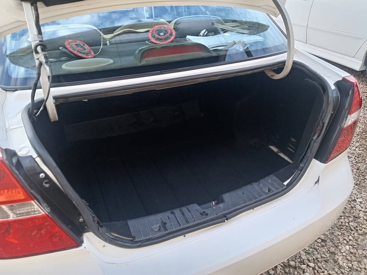 السلام عليكم
افيو للبيع موديل 2007 مسكر كير عادي  رقم كربلاء انكليزي  مداور ثاني يوم نضيفه مصبوغه عام بيهه طخه قليله بل جاملغ الوره فقط السعر 52وبيهه مجال حك جيه مكاني الديوانيه قضاء غماس ***********
