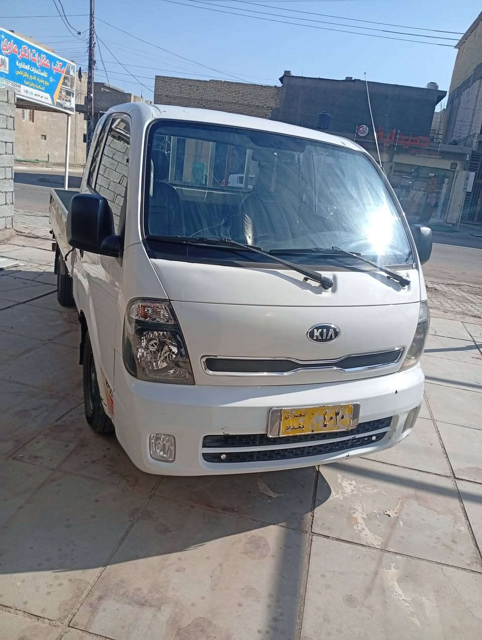 السلام عليكم ورحمه الله وبركاته 
كيا للبيع موديل 2016 مكفوله بس بيها خيط بخار 
والخياسات موضح بل صوره الاستفسار الاتصال على الارقام التاليه/***********/***********/مكان السياره بغداد محموديه/اخوان مكلف بل نشر
