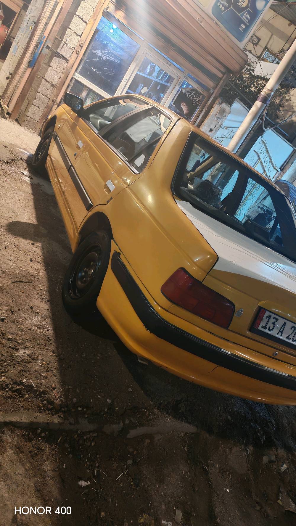 بيجو بارص ٢٠١٨ سياركه مكفوله ماعده الضربه جاملغ الغلفي ورا سايق ومعمر سياره باسمي وسنويه ٣٠ وطخم تاير وحداديه جديده تبريدها شغال ماناقصها شي بس ترتيبات ابيع او مراوس حسب قناعه 