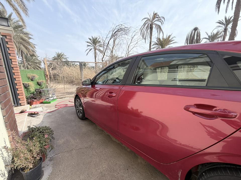 للبيع كيا فورتي ٢٣ رقم بغداد حرة باسمي حادثها موضح بالصور السيارة جاهزة ومابيها نقص السعر ١٣٥ وبيها مجال قليل 
العنوان كربلاء موبايل ***********
