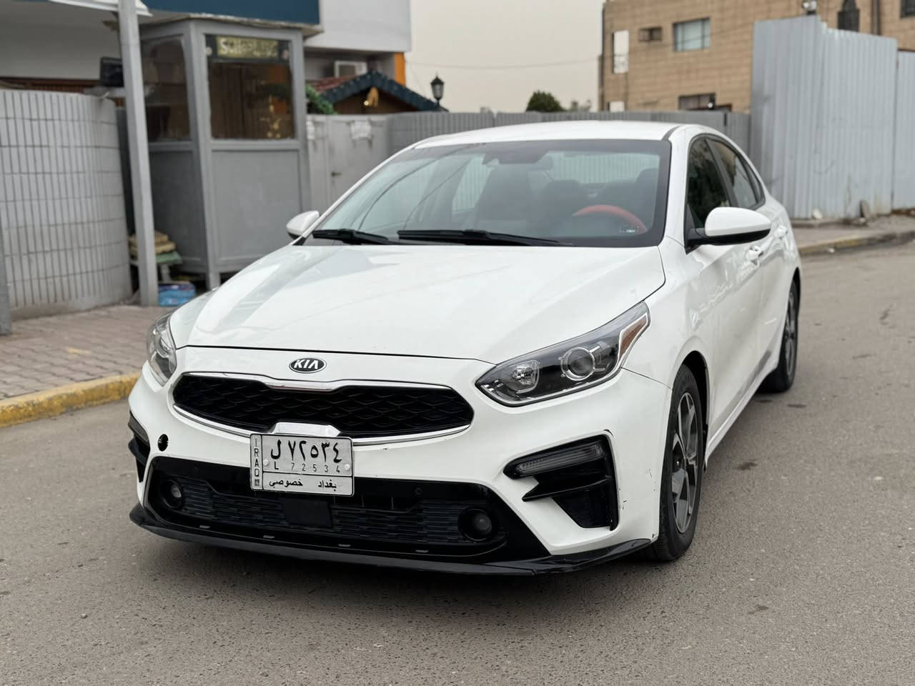 السلام عليكم ( مكلف بالنشر )
كيا فورتي ٢٠٢٠ حادثها بنيد وجاملغ بدون دواخل ايرباك الدركة فقط صبغ هنا بيدي قطعتين 
رقمها بغداد ب اسمي
مواصفات تحكم ستيرن ،مانع انزلاق ،ورادار تحديد مسار، وشاشة عطلات كروز سرعة  باقي المواصفات معروفة
السعر ١٣٥ بيها مجال بسيط 
مكانها الصليخ ***********
