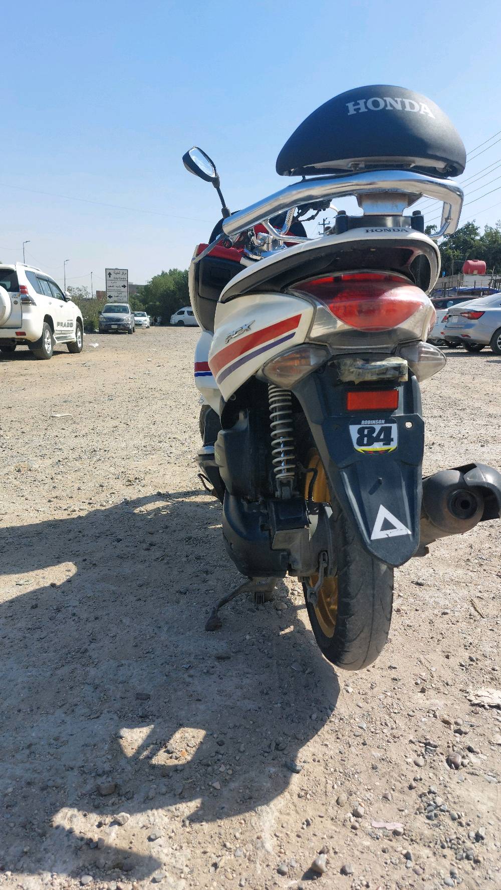 دراجه pcxجيل الاول  الدراجه  ياباني كفرات ابلاديهه رمبه موديل 2016
حساسات كلها شغالة حساس ازدحام 

أوراق كاملة 

دراجه كامله أستان كهربائي   لا تبخير. ولاتنقيص الدراجه مكينه لوك استخدام عادي  احلا من الصور دراجة مال جناي كلشي بلادي بيها العنوان 

( بغداد الشعب ) 

السعر ( مليون و 600 ) 

وبيه مجال الاتصل

*********** 