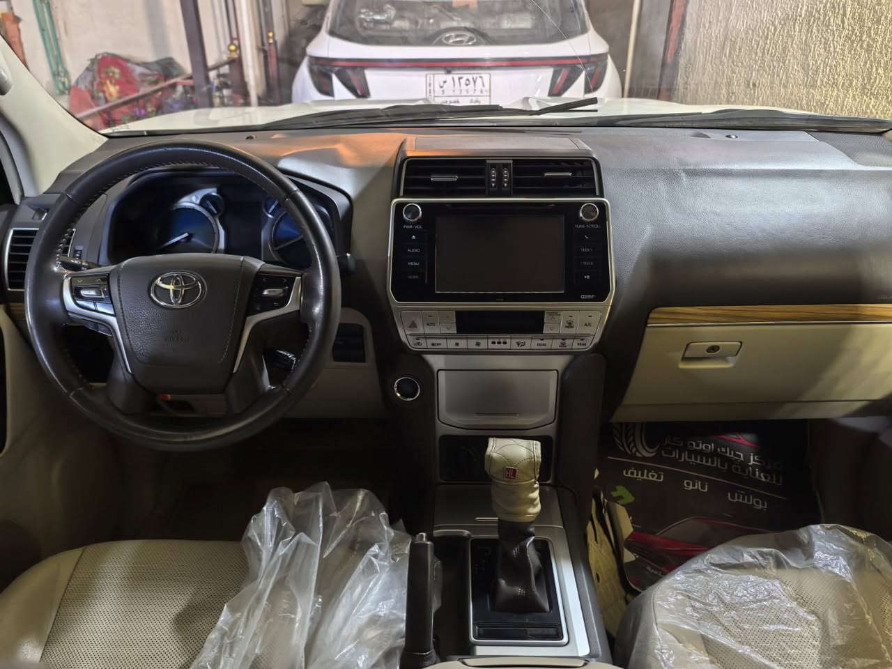 مرحبا برادوVX السيارة جديدة 2019ماشيه50الف  امانه جديده استخدام قليل ***********
السعره 41بيه مجال
