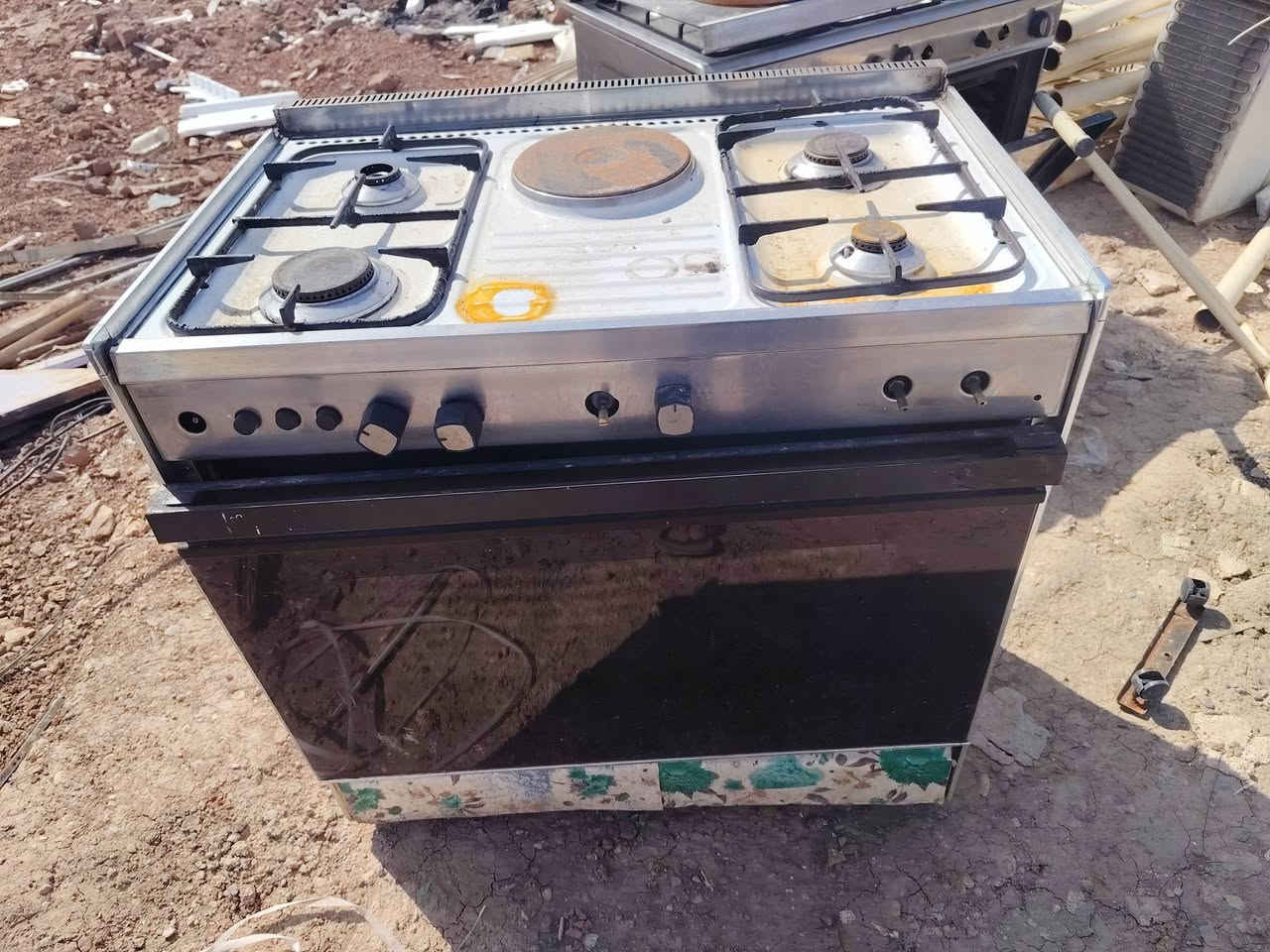 طباخ عشتار شغال 
سعر 25 
***********
