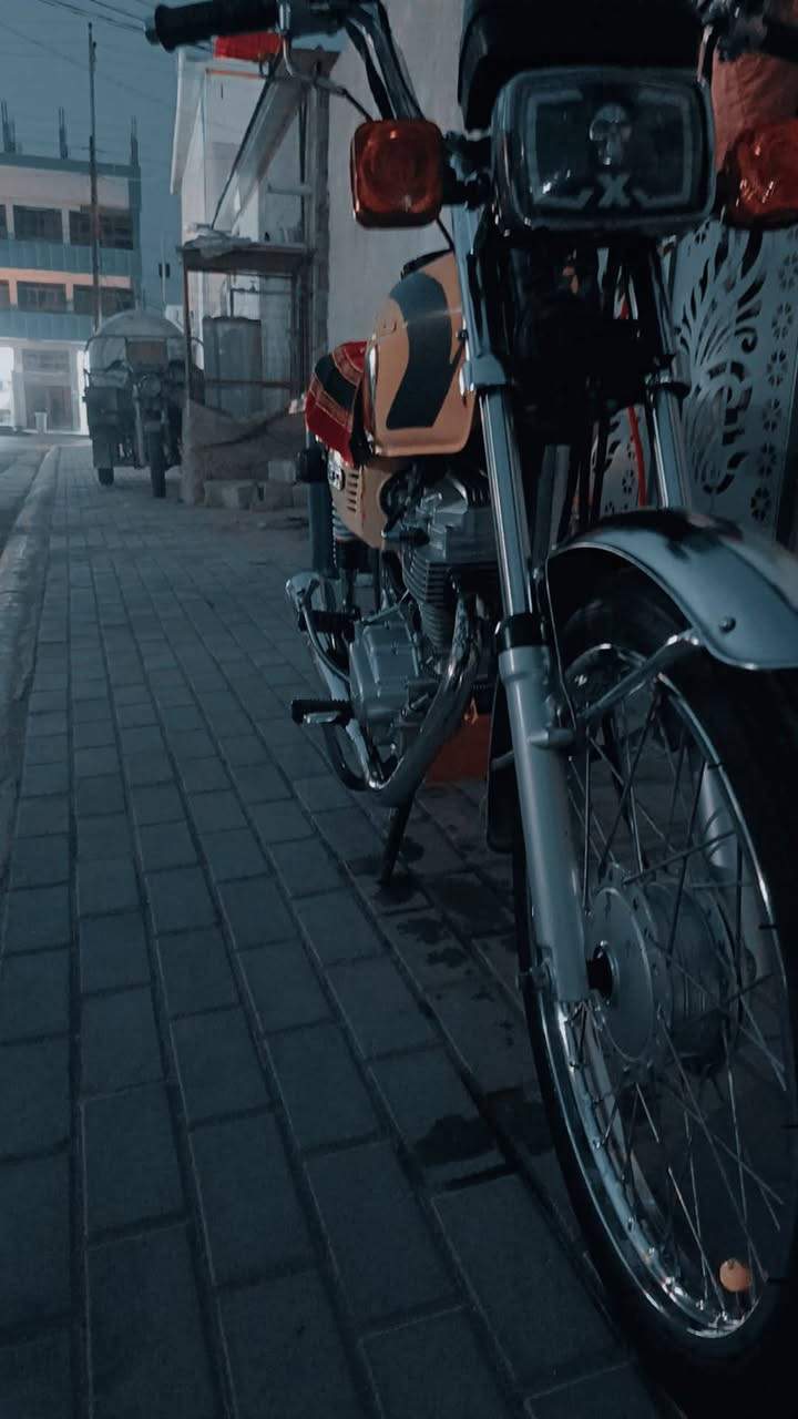 سلامو عليكم دراجه للبيع مديل 19 أوراق أصولي معمره 2024 السعر 950 بيهة مجال بصيط  مكاني كربلاء حيل عامل ***********
