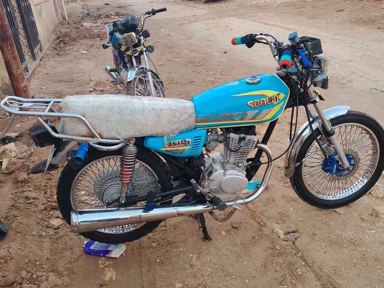 دراجة للبيع ب٥٥٠ وبيها مجال مكفولة كفالة عامة تايكر  أربعة كير
***********
