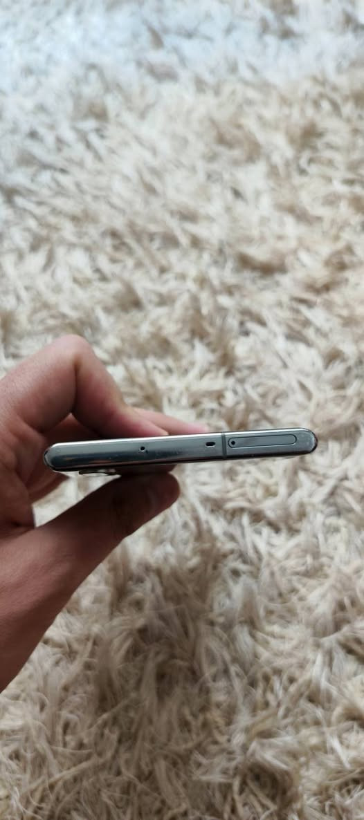 سلام عليكم note 10 plus للبيع نسخة شرق الاوسط دبل سيمكارت على بلاد لون مميز وياه كارتونة وشاحنة اصلية  ذاكرة 256 سعر 400 الف او مراوسة s23 ultra


**إذا كنت صاحب هذا الإعلان وتريد حذفه لأي سبب، رجاءا أرسل رسالة إلى الدعم الفني**