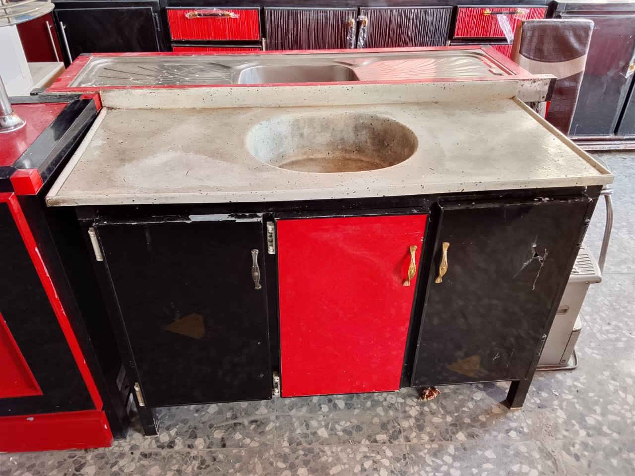 كاونتر للبيع المكان بغداد ***********بي واتساب
