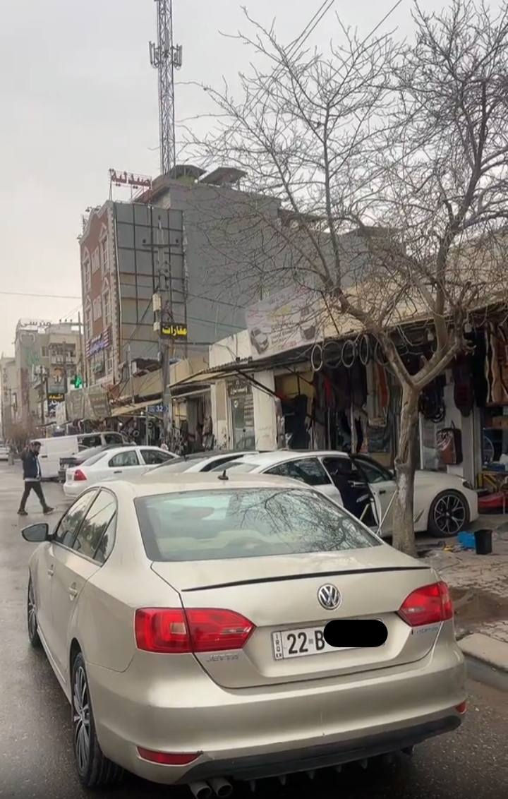 Jetta 2015 xaliji 
2.0 بي توربو
يةك پارچة سبوغ بونيت بيلادي گوراية بي ژوري بي ئيرباگ پشت و پيش كةپس گير مةكينة حةماوة كاربايات هةموو بةشةرت 
0751 891 91 80 أربيل, العراق
