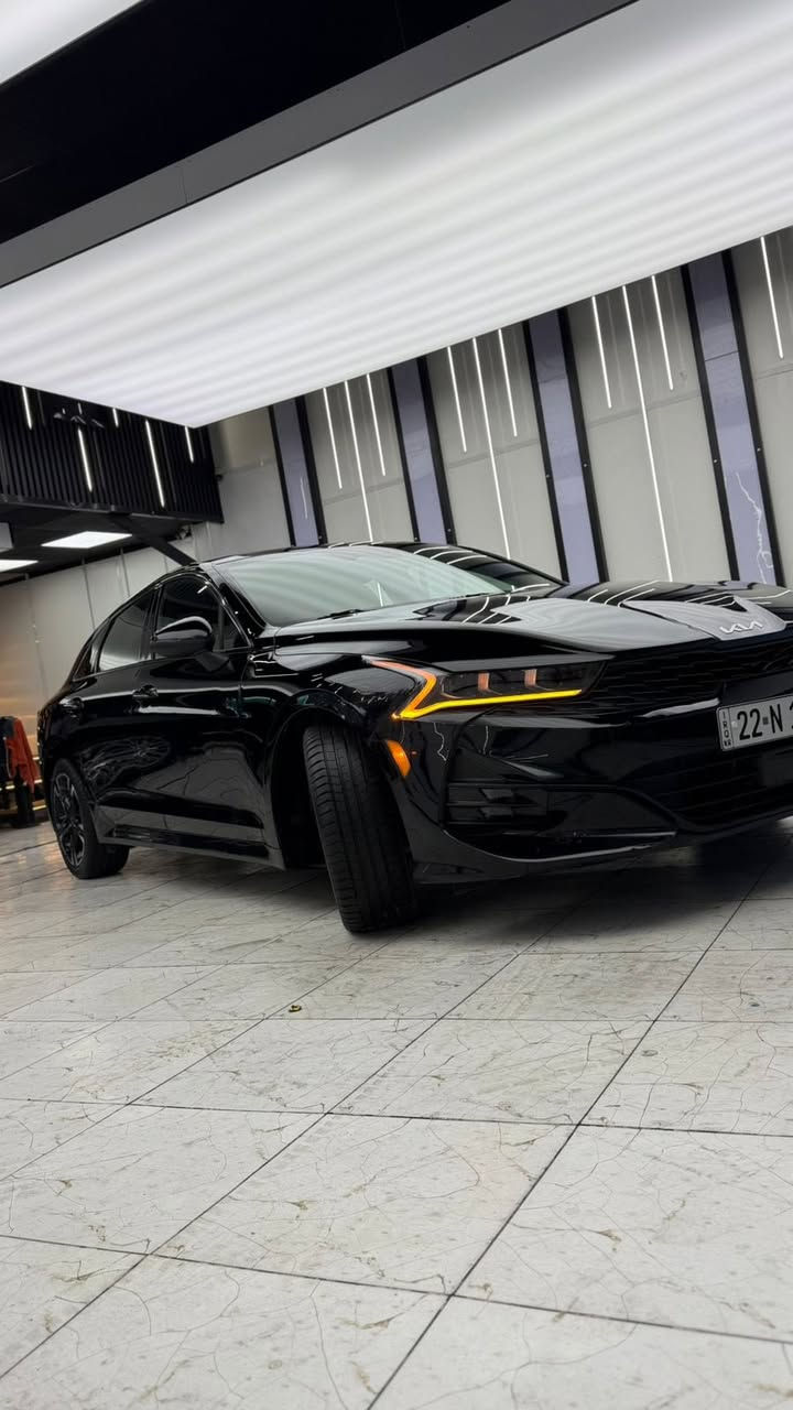 السلام عليكم كي فايف للبيع مديل 24 جيتي لاين محرك 1600 تيربو سياره فول مواصفات وارد امريكي سياره بيها 3 قطع بابين وجاملغ سعر سياره 195 وبيها مجال بسيط متواجد عله رقم ***********
