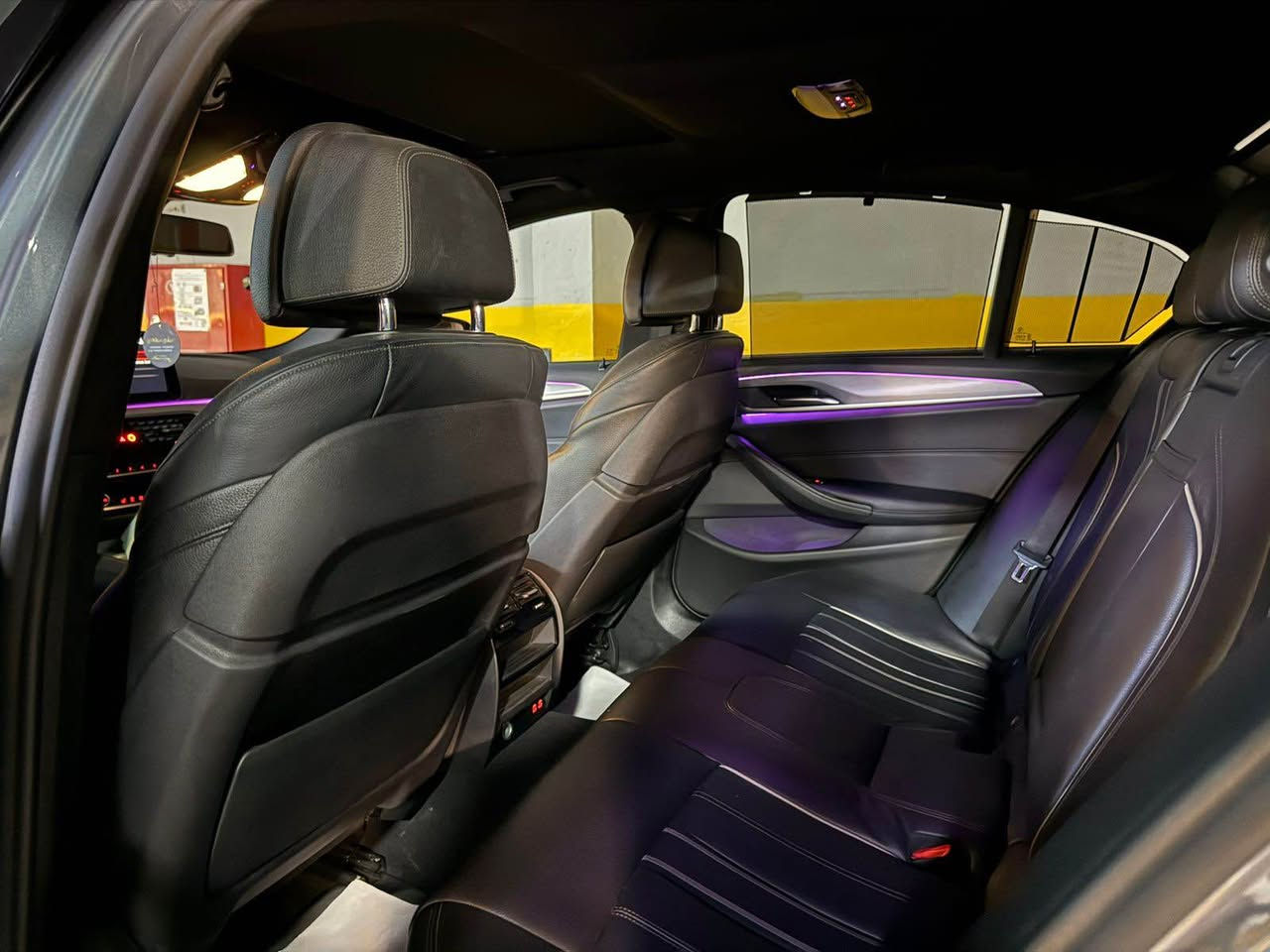 السلام عليكم 

‏ 2021  series 5 bmw  🇩🇪🇩🇪🇩🇪 black edition

السياره مواصفات ال m بلادي فول 

#انسب سعر 
#سعر بلاش 

وارد الماني ولون مميز وكلين تايتل دبل سويج 

🛑 فتحه سلايت 
🛑اناره داخليه متعدده الوان
🛑 رادار امامي جانبي ٣٦٠ درجه 
🛑 شاشه كبيره 
🛑 اوتو هولد اوتو ستوب
🛑 كاميرا خلفيه 
🛑 بردات عدد ٥ بيلادي
🛑 سترين وكت m 
🛑 صندوك كهرباء 
🛑 هند بريك بصمه 

✅ كفاله من الصبغ 

ماشيه ٦٠  الف بشرط بدون اي خلل مكينه كير حداديه صدر كله جاهز 

رقم اربيل بشرط التحويل 

مكانها اربيل 

السعر ٣٢٠ 💵💵  ورقه وسعرها جداا مناسب لهيج سياره 

☎️ *********** أربيل, العراق
