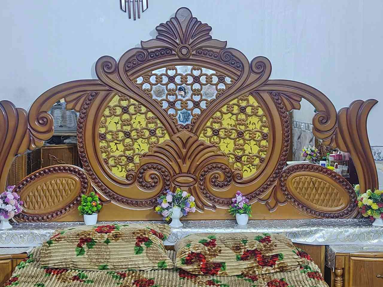 السلام عليكم غرفه اخشاب للبيع السعر 800 غرفه نظيفه رقم الهاتف ***********
