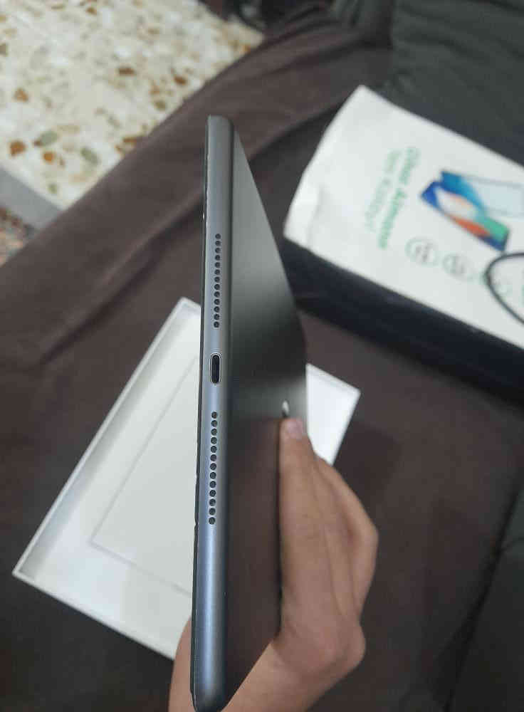 السلام عليكم ورحمه الله وبركاته ايباد ايفون الجيل التاسع نضيف اي كسر او شخطايه مابي مساحه 64 ايباد صارلي تقريبا سنه من مشتريه ايباد سريع جدا ويشغل جميع الألعاب 60 فريم وللدراسه شي ممتاز الجهاز ممفتوح ولا داخل صيانه ابد كسر واحد مابي لون اسود الشراي يتواصل على هاذ الرقم ***********
