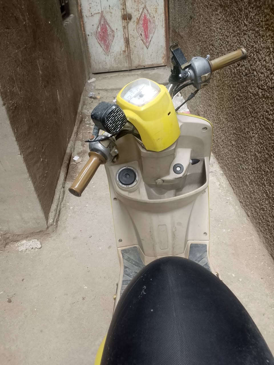 سلام عليكم دراجه بوليس اوراق  لبيع او مراوس بيراني عنوان حي جامعه رقم ***********
