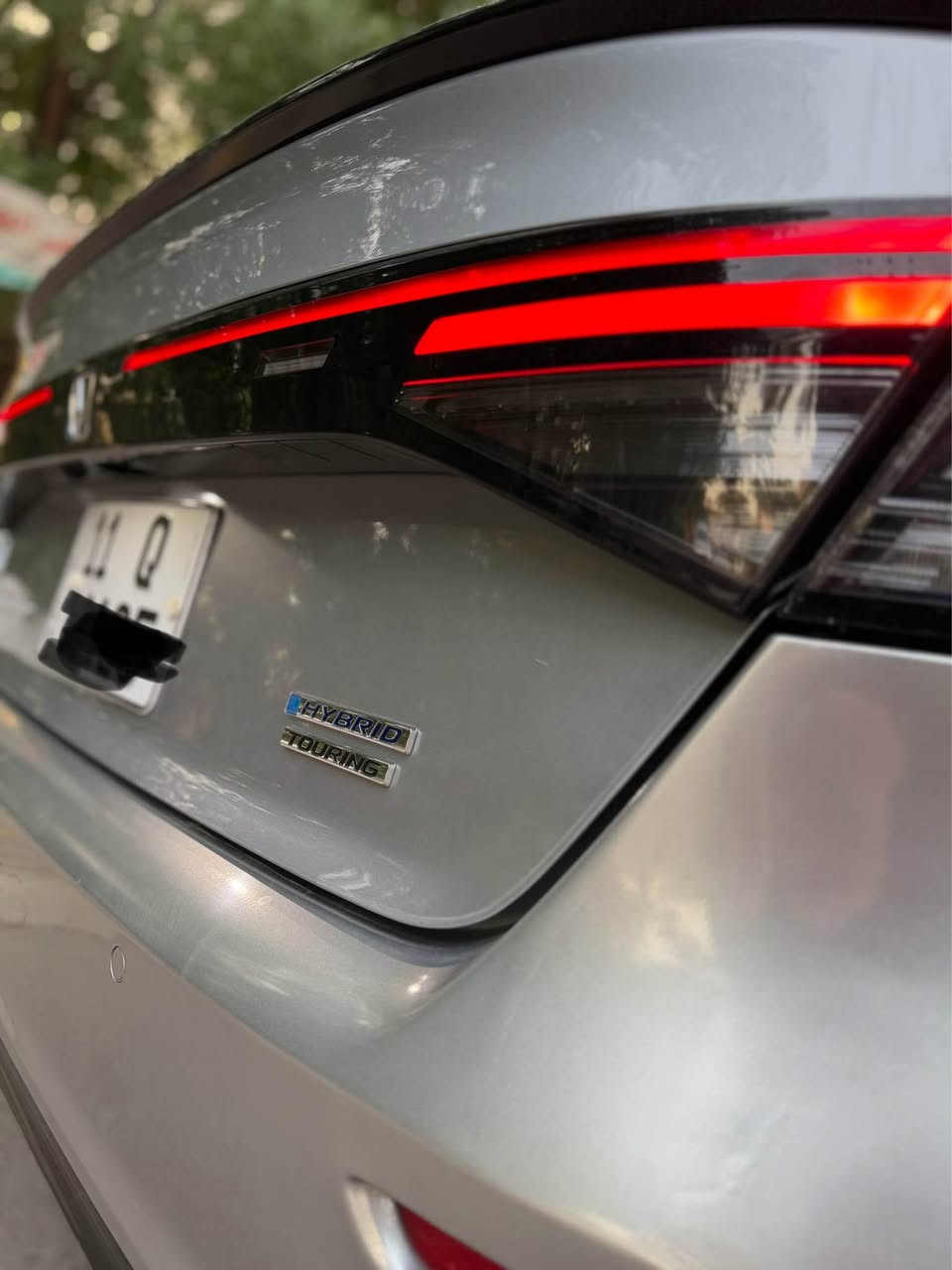 السلام عليكم

الوحش الياباني 🇯🇵 هوندا أكورد 2023

هايبرد الون رصاصي  فئة  تورنك  فول مواصفات 

السيارة ماشيه13500  مايل وقابل للزيادة 

• مكينة 2000 هايبرد تنفس طبيعي

• كير اوتوماتيك

• شاشة كبيرة

•فتحه

…كشنات تدفئة  و تبريد 

• كاميرا خلفية 3 انظمة

• كراسي كهرباء جلد أوف وايت 

• رادار امامي

• مانع تصادم

• محدد مسار 

• تصحيح مسار

• شفتات بالستيرن

• مثبت سرعة

• مانع انزلاق

• ⁠• دخول ذكي 

• إنارة ترحيبية

• هندبريك كهرباء

•لايت تورنك عدسات زينون

• نظام اوتو لايت Auto

• لايت العالي زنون 

اوتو هولد للبريك

• حساسات مطر 

• حساسات دخول الإنفاق

• حساسات ضغط هواء الإطارات

. حساسات اماميه خلفيه 

• أوامر صوتية

@ داتا شو 

• 4 أنظمة قيادة (eco,individual , sport,normal )

حادثها السياره شويه بلبنيد  و باب السايق و الجاملغ 

الخلفي كلهن بارد 

عدا الباب الخلف السايق صبغ 

سعر 18900 $ وبيها مجال 

مكانها بغداد 

للاستفسار *********** بغداد, العراق
