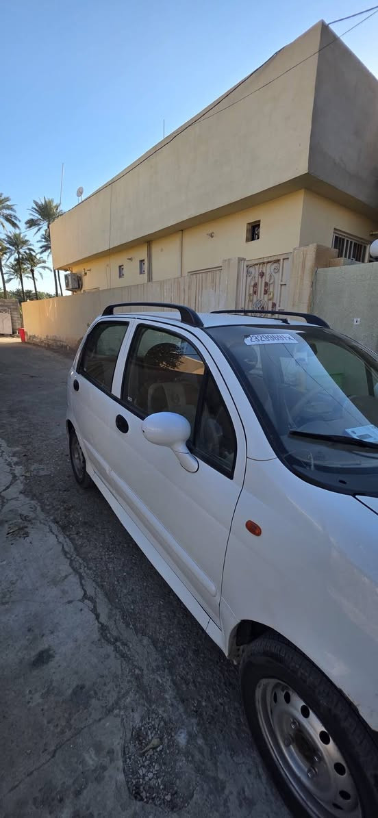 السلام عليكم .. كيو كيو 2013 
سياره نضيفه بحالة الوكاله بس نقصها اشاره أماميه وحده الثانيه موجوده وطخات خفيفه من الامام اما الداخل بحالة الوكاله
ورقم بغداد تحويل ثاني يوم كير و محرك مكفولات تبريد ثلج السعر 37 و بيها مجال
مكاني ديالى بعقوبه خرنابات ***********
