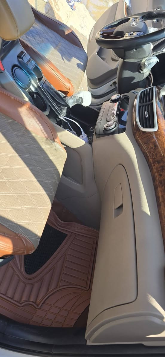 توسان 2020 رقم بغداد إنكليزي باسمي
خليجي مكفوله كفاله عامه من الصبغ والتبديل ما عدا بارد  وشخط بلا صبغ
السياره فول ماعدي البونراما
خمس عدسات
كشنات كهرباء
شباك لكزز
مري شفط
داخل جلد مشمشي
ماشيه 111 الف حقيقي
حداديه نضيفة

السياره كلش نظيفه تراي زيرو
مكان السياره ديوانية  ٫٫٫٫للاستفسار الاتصال على الرقم ***********
 السعر اتصل وبيك خير وتدلل
