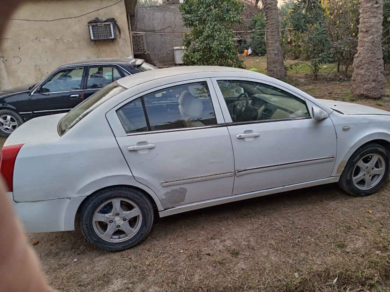 سلام عليكم البيع
شيري اي 5 
سياره نفس ماشوفه سياره كير ومحرك نضيف  
سياره حلوه وجاهزه  موديل ٢٠١٣ 
سعر ٣٨ وبيه مجال 
***********
