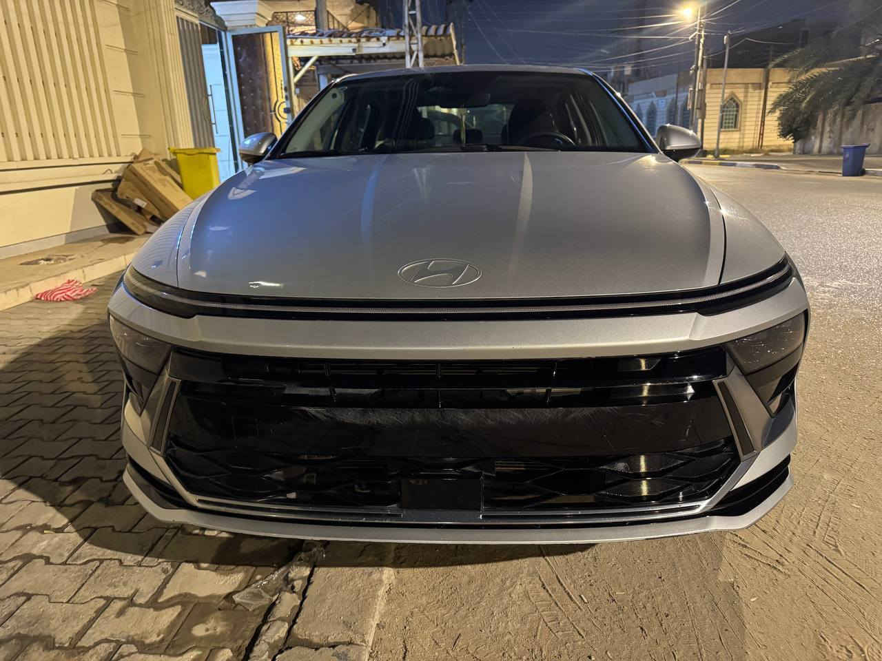 هيونداي سونتا وارد اميركي 2024
انه المستورد باسمي حره بدون رقم الضرر موضح بالصور 
 مصلحات بارد بس الجاملغ مبدل تفصيخ بجمها كبس بدون ايرباك ماشيه 32 الف مكينه GDI 2500
الموصفات 
4 رادارات 
نقط عمياء
توقف ذاتي 
قياده ذاتيه 
كامره دواره 
سايد بيريك كهربائي دكمه
اوتو هولد
4 انظمة قياده
فول تحكم ستيرن 
شفتات بلستيرن
غرفت السياره الدشبول والشاشه تتغير 4 اشكال
تبريد مناخي 
ابواب بصمه 
تنبيه + اهتزاز الستيرن
تدفئة كشنات
كشن كهرباء 
مكانها البصرة 
***********
السعر 200 وبيها مجال البصرة, العراق
