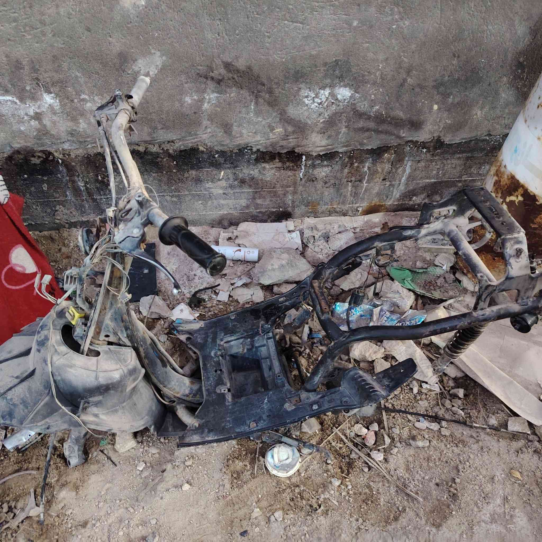 دراجه فراشه تفصيح شنو تريد موجود
***********
