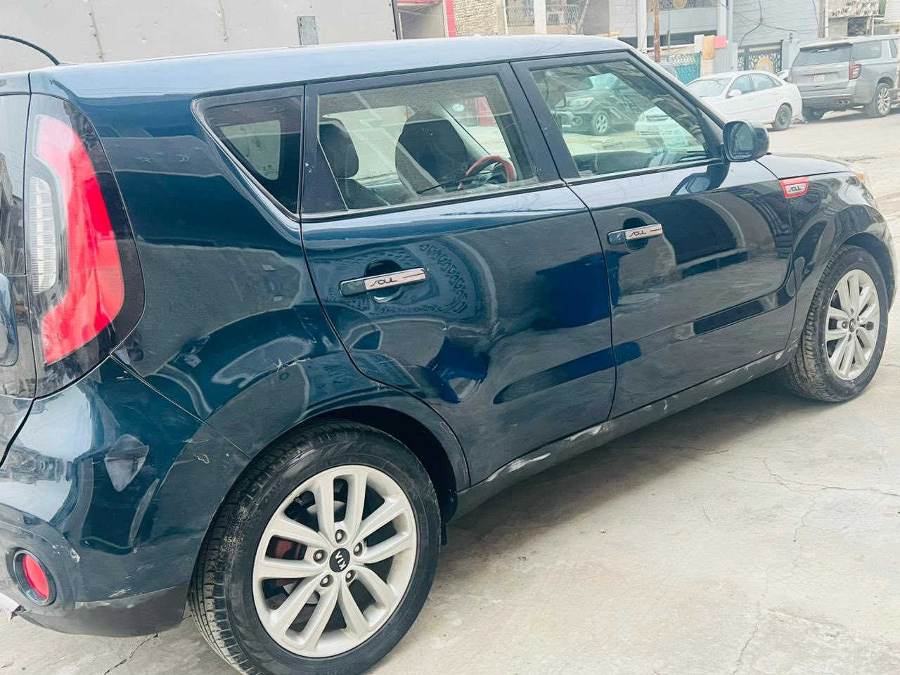 السلام عليكم
كيا صول 2018
ماشيه 55
محرك 2000.   GDl
حادثه جاملغ و بنيد بالصفحه
رقم سليمانيه بأسمي
الاستفسار ***********
السعر (125ورقه)بيها مجال
المكان بغداد الشعب
