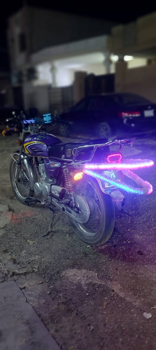 سلام عليكم دراجة تايكر للبيع موديل 2025 دراجة تخبل شلعة ومعدل محرك شرط ما مفتوح بالواقع بعد احلة وارتب شاهد الله دراجة تاخذة ربع ماتصرف عليهة سعر 675 وبيها مجال *********** مكاني تكريت حي الجمعية
