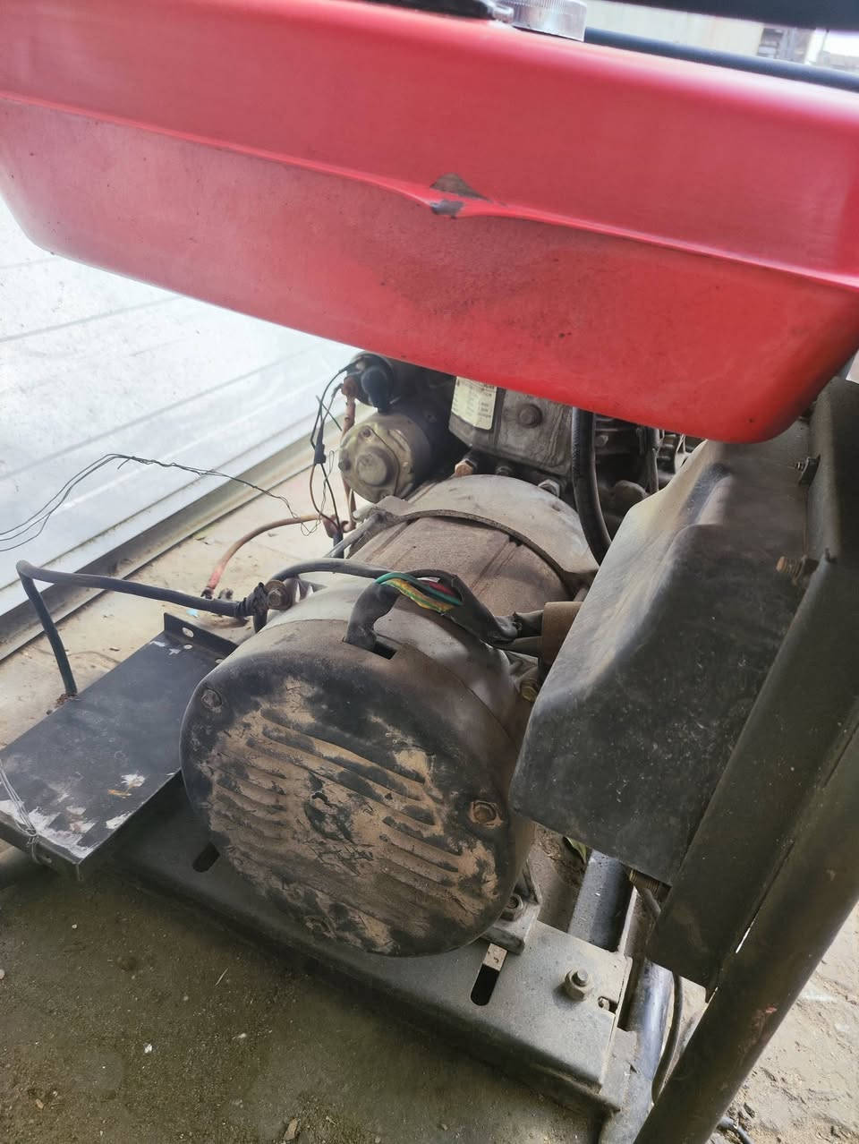 متاح مولد كاز البيع ملف دب ملف تولد كهرباء بس كايمه اببع هال موجود مكان كربلاء حي  ب300وبيه مجال ***********
