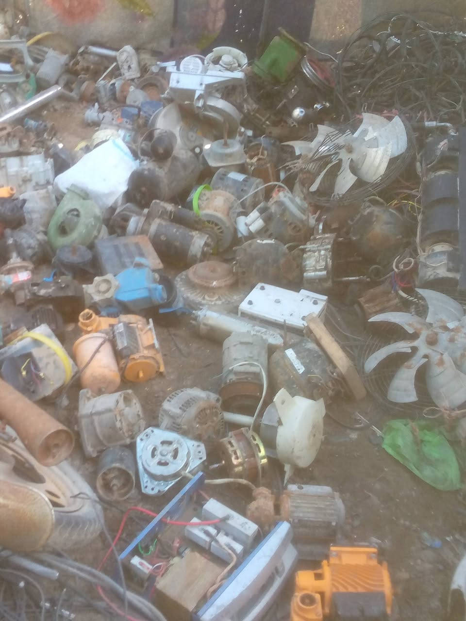 غراض عتيك للبيع مطروح ***********
