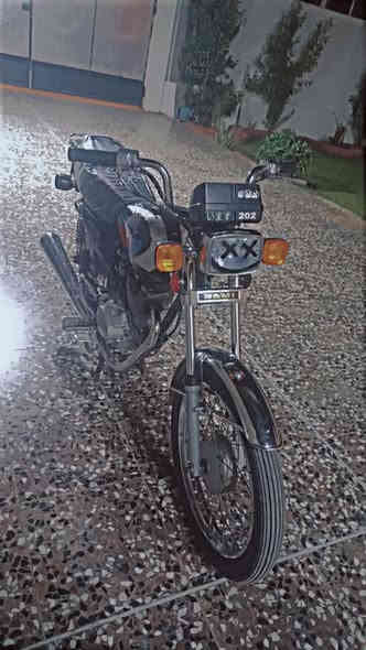 للبيع نامه سوبر 🚀محرك 16شاصي 16اوراق فقط! 
كهربائيّات كلها شغاله 🆕

ضفيره جديده 🆕

صالنصه SKI

مكاني رمادي 

***********
