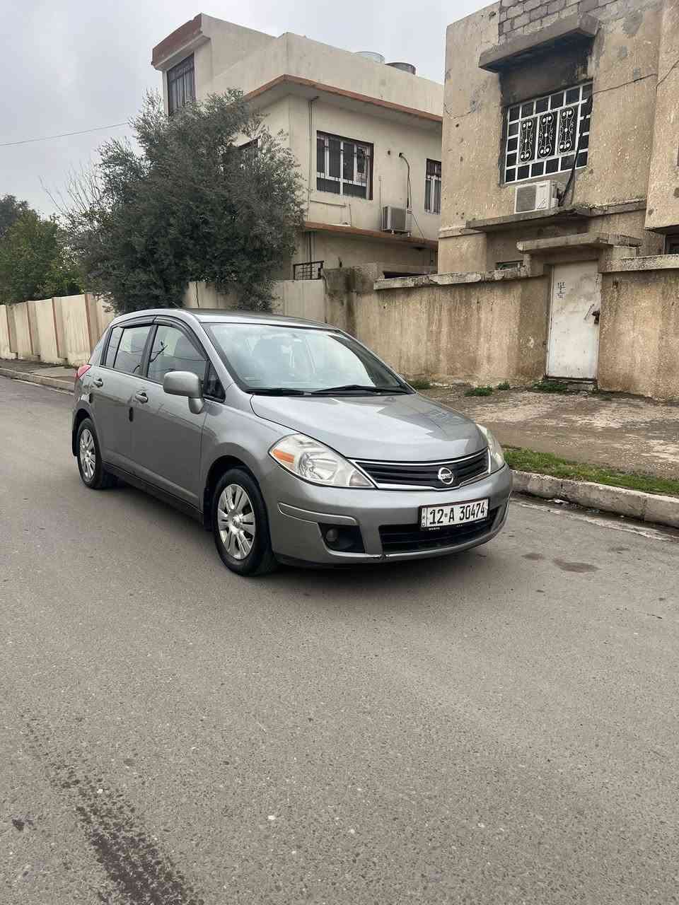 سياره نيسان فيرسا  جنطه ٢٠١١
سياره نظافتها ٩٠./. مال بيت جديده ماشيه ٨٠
حادثها بامريكا الجاملغ الخلفي مال السايق 
وبيها شويه بارد باب السايق طكعات خفيفه موضحه بلصور 
سياره داخلها جديد دوشمه جديده شاشه اندرويد كأمره خلفيه بيها مثبت  سرعه طخمها جديد تدفئه تبريدها ثلج ماناقصها اي شي  
سنويتها جديده رقم دولي نينوى باسمي 
السعر ٨٦ وبيها شويه مجال 
شراي خابر 
***********
***********
مكان موصل جانب الأيسر حي التاميم
