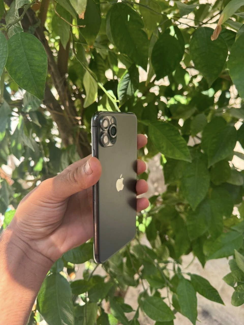 السلام عليكم
iPhone 11 Pro Max
لون اسود 
الذاكرة العملاقه 512 نص تيرة
بطاريه 89 
الجهاز كله بلادي ع وضع الشركه 
نضافه 100‎%‎ شخط مبي الجهاز 
نموذج m 
الجهاز سلس بل استخدام 
مبي لاك ولا اي مشكله 
كلشي شغال بي 
فيس ايدي ✅كامرات✅ سماعات✅ سيمكارت✅ شبكه الانترنت✅ 
الي ياخذة يترحملي 
*ملاحضه بسيطة : الجهاز فقط بطاريه معلايه غير هلشي كلشي ماكو + صرفيه الشحن تخبل ابد ميصرف شحن 
ووين متريد افحص حاسبه كله نورمال 
السعر 425 وبي مجال 
الي مايعجبه السعر ويكول غالي لايعلق 
السعر حگ الجهاز لان الذاكره جبيرة وقليل بلسوگ
يرهم مراوس 13 عادي 
مكاني بغداد حي الاعلام 
 *********** موجود واتساب 
اقرة لمنشور زين اله تخابرني 

اسف ع اطاله🤍
