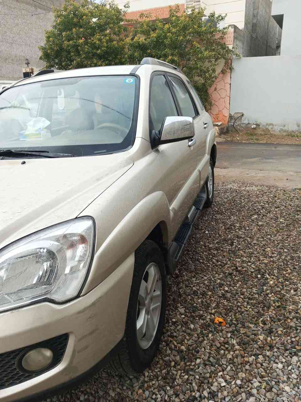 سبورتج 2009
محرك 2000 

بلاديه السياره من محرك وكير 

بيها فقط نص بنيد صبغ بسبب الجراد 

مكفوله من اي ضربه أو حادث أو حار 
مكاني ديالى بعقوبة تقاطع القدس 
***********

السعر / 115
