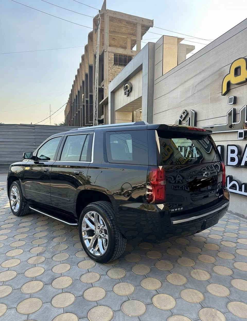 تاهو خليجي بريمير أعلى فئه ب التاهو وبإسمي ... جديده جداً ماشيه 42 شرط عله وضع الشركه شرط ربع متصرف عليها ...  مكفوله من الصبغ والفتح والتبديل كلشي بلاد ... محرك 5.300 المرغوب بلاد شركه .. السونار منشور  ... تخم تاير قبل ايام مشدود ... سبير منازل ... هزه جديده + سنويه جديده ... ارضيات مغلفه جلد ... ثلاجه ...  ويل 22 كروم ..  منضومة زينون كامله .. كشنات جلد كهربائي 7 مقاعد +  7 راكب - فتحة سقف + شاشة DVD • شاشة كبيرة + نظام صوتي BOSE
• تبريد وتسخين مقاعد امامي وخلفي + قاصه خاصه+
• تشغيل 5 بصمة + تشغيل عن بُعد + ستيرن كهرباء + كشنات خزن وضعيات + 
• رادار امامي + جانبي  - مانع اصطدام - تنبيه مغادرة المسار
• كاميرا خلفية + حساسات كامل الجهات .. تحذير نقطه عمياء بالمرآة ... وبعد هواي مواصفات ... موديل 2017 .. السعر 380 وبيها مجال بسيط ... للأستفسار ***********  ... المكان كربلاء مجاور ملعب كربلاء ...
