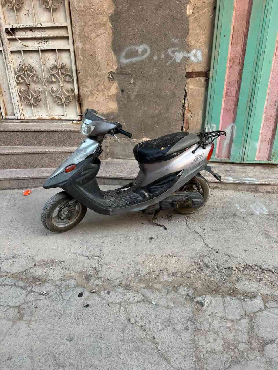 ‏سلام عليكم دراجة للبيع سعر 175 وبيها مجال دراجة شغالة  ***********وحلوة العنوان الناصرية مركز جنب مستشفى الأسنان ￼
