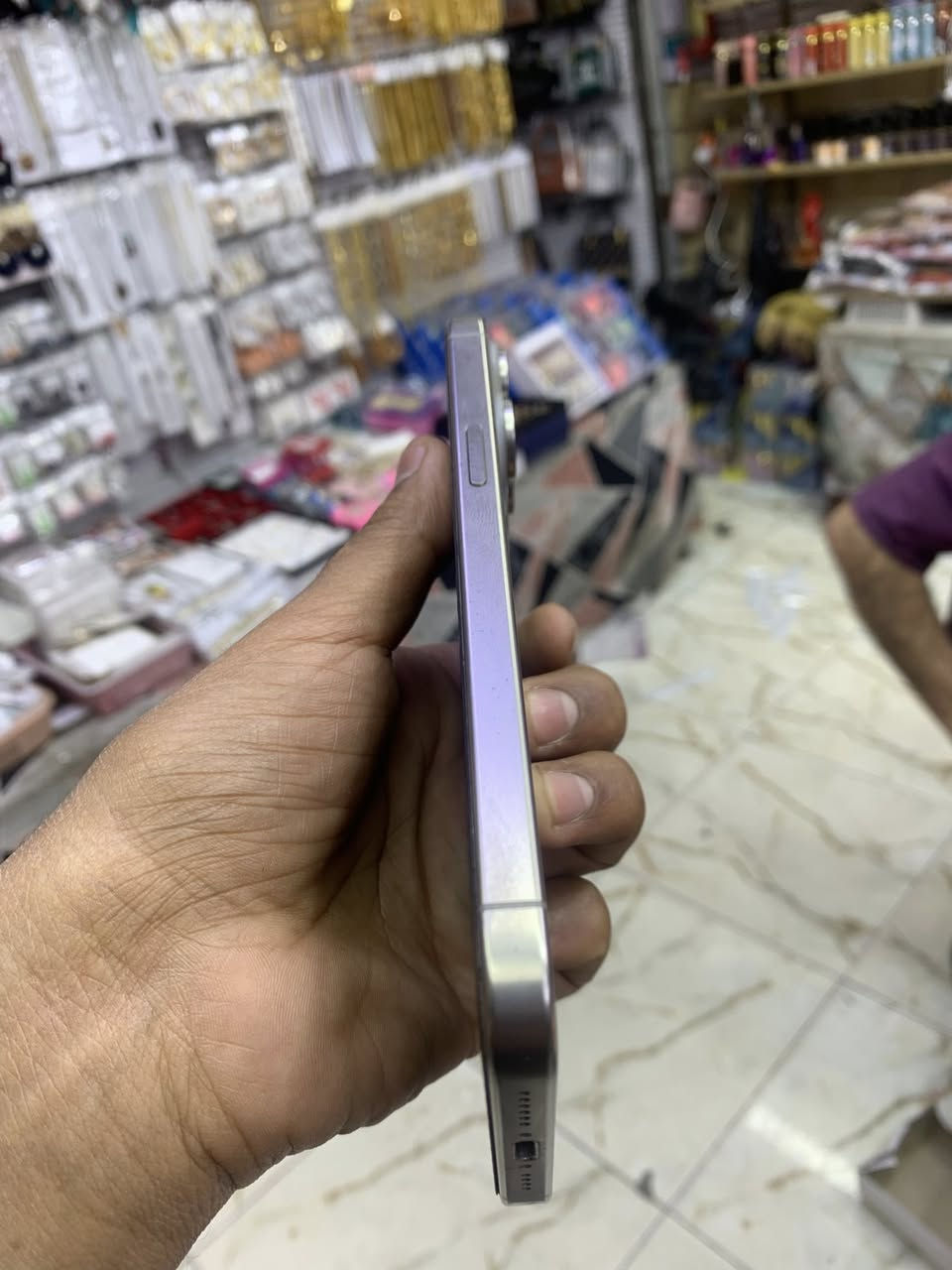 15 pro max 
256ذاكرة
92%باتير
257دورات للشحن 
*********** البياع
مليون وخمسة وسبعون وبيع مجال بسيط
