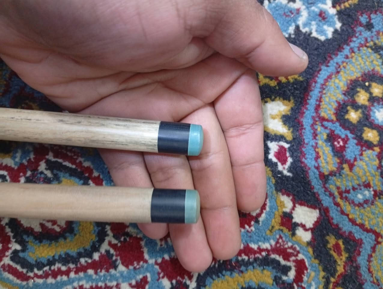 سلام عليكم شباب كيوب لعب شخصي اسمه ايبل ماجك كلش خوش كيوب مع جانب مع كسره وجانب ٣ قطع وجنطه عده كامله من كلشي  وجفوف ثنين يمنه ويسره لبيع  رقم مبايل *********** وتساب وخاص فقط لعده كلشي نضيفه
