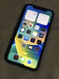 آيفون XR • ١٢٨ • اسود