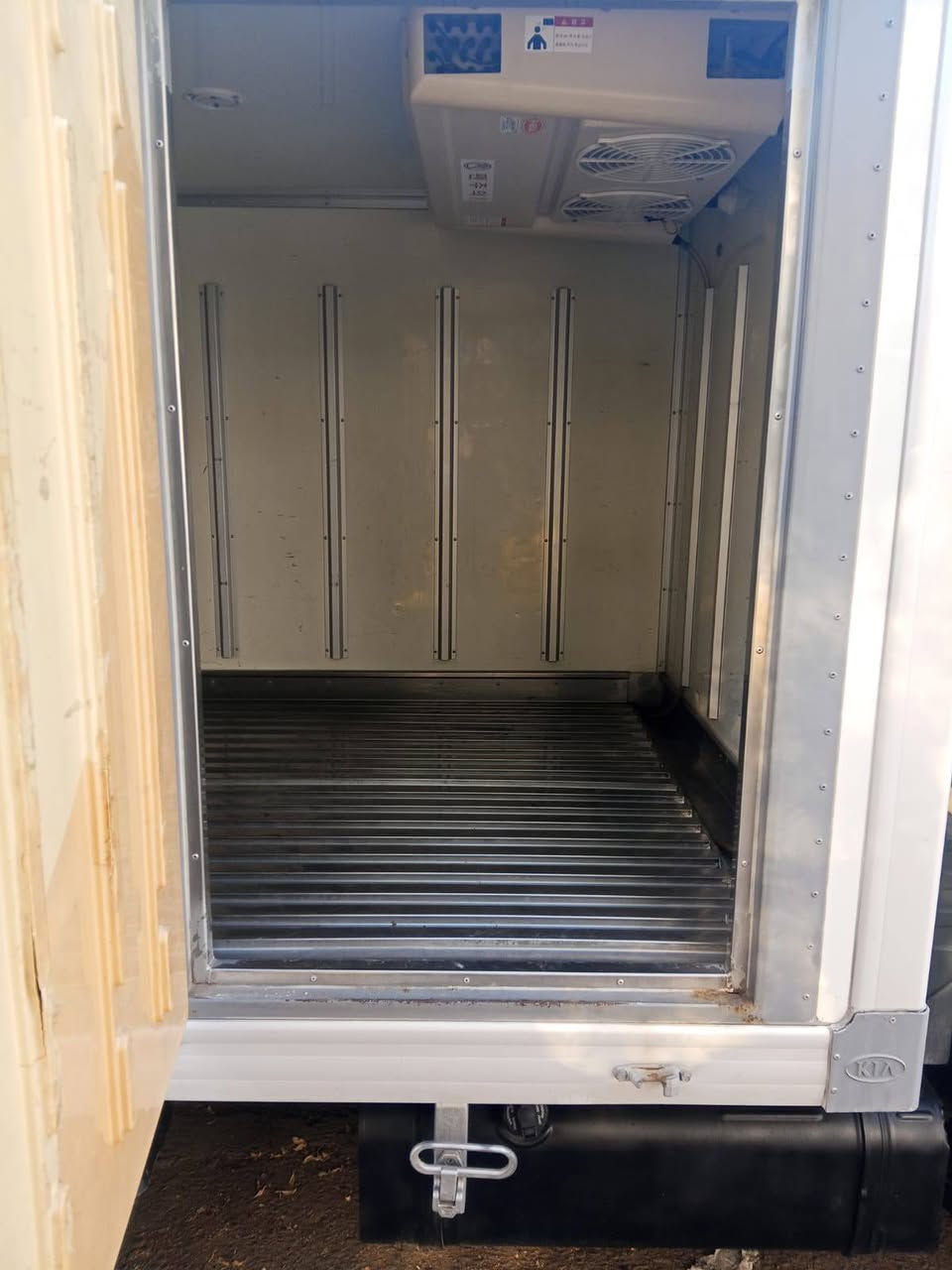 كيا براد موديل 16محرك مسكر. دبل كمبريسر حلقتين نظيفه وخير من الله.. للبيع.. ***********.
رقمها بغداد.. مكاني الحبيبيه قرب ساحة الحمزة

