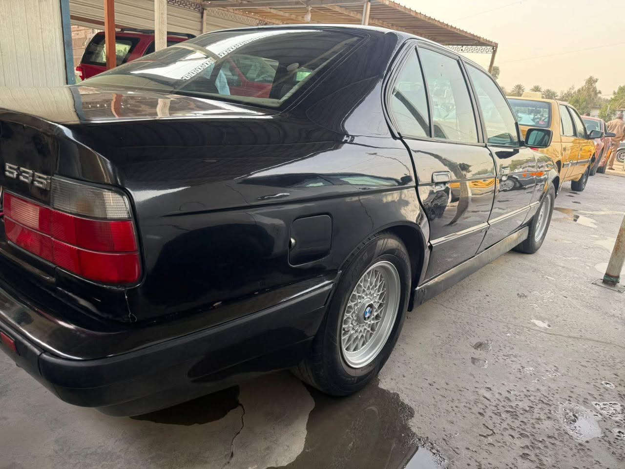 Bmw 535
 موديل ٩٢ كير عادي مكينة بحالة ممتازة تبريد شغال فتحة سلايد طخم تاير جديد ويل خلية باتري جديد سنتر لوك جام كهرباء غرفة نظيفة جدا مصبوغة عام جمالية بيها ضربة بالجاملغ الايمن الخلفي جانبي . السعر ٥٦ ورقة التواصل ( *********** ) . رقم انكليزي بأسمنا تحويل مباشر مهزوزة السيارة قبل شهرين . دعاميات ٩٤ ابو الاشارة . العنوان بغداد الكاظمية .
