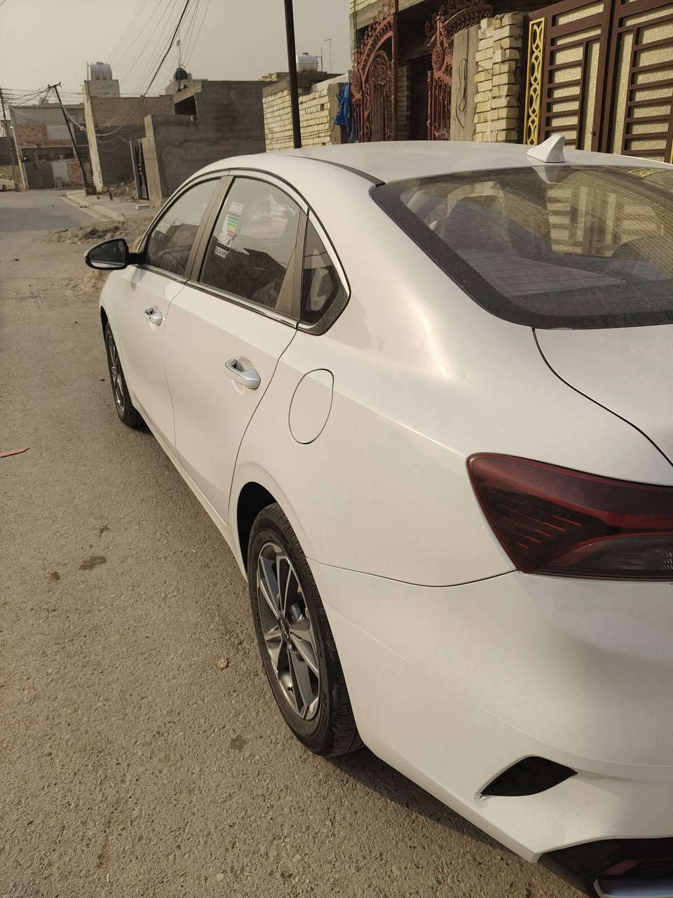 السلام عليكم k3
موديل 22 تجميع الصين 
معروفة موصفاتها 
بيه باب السايق مفتوح 
ماشية 30 الف 
رقم اربيل بسمي 
هزة وبراد بعدهن مصاقطات كبل تروح المرور 
السعر 138 وبيه مجال 
مكاني بغداد الشعب 
الاستفسار ***********
