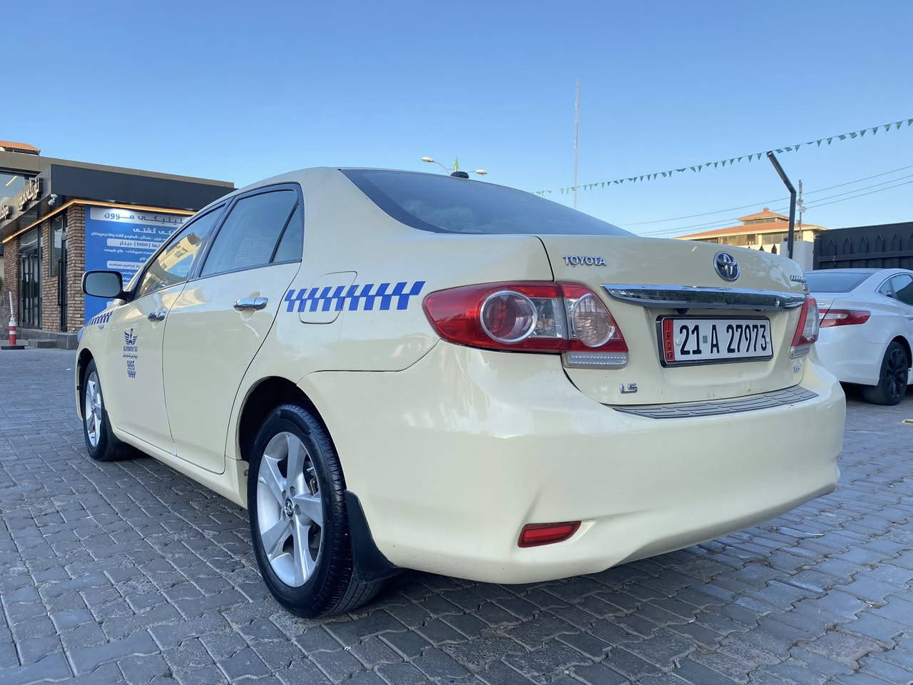 سڵاو هاوڕێیان ئەم كرۆلایە بۆ فرۆشتن مۆدیلی 2013 ئۆتۆماتیك مەكینە بچوك بیلاد ڕەشە سەنەوی تازەیە تاوەكو 2029 لۆگۆو سەنەوی بەناوی خۆمەوەیە سەیارەكە ڕیكوپێكە مەكینەو گێڕی نەكراوەتەوە بیلادییە  یەك پارچەی پێشی گۆڕاوە چەمەلغی لای سەكنە   سعریشی 144 معامەلە تكایەگەر موشتەریت ئنجا تەلەفون بكە***********
