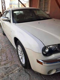 سياره امتومه موديل 2010 البيع شرياي يصل علئ هاذه الرقم 07887779598