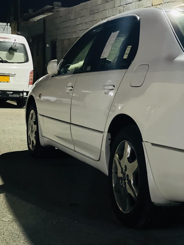 السلام عليكم سياره لكزس 2001كفاله عامه سياره نضيفه كشنات كهرباىي 
تحكم ستيرن  
ويل كروم 
بيبان شفط 
تنته سياره بيهاا هواي موصفات سعر 110
هـ***********
