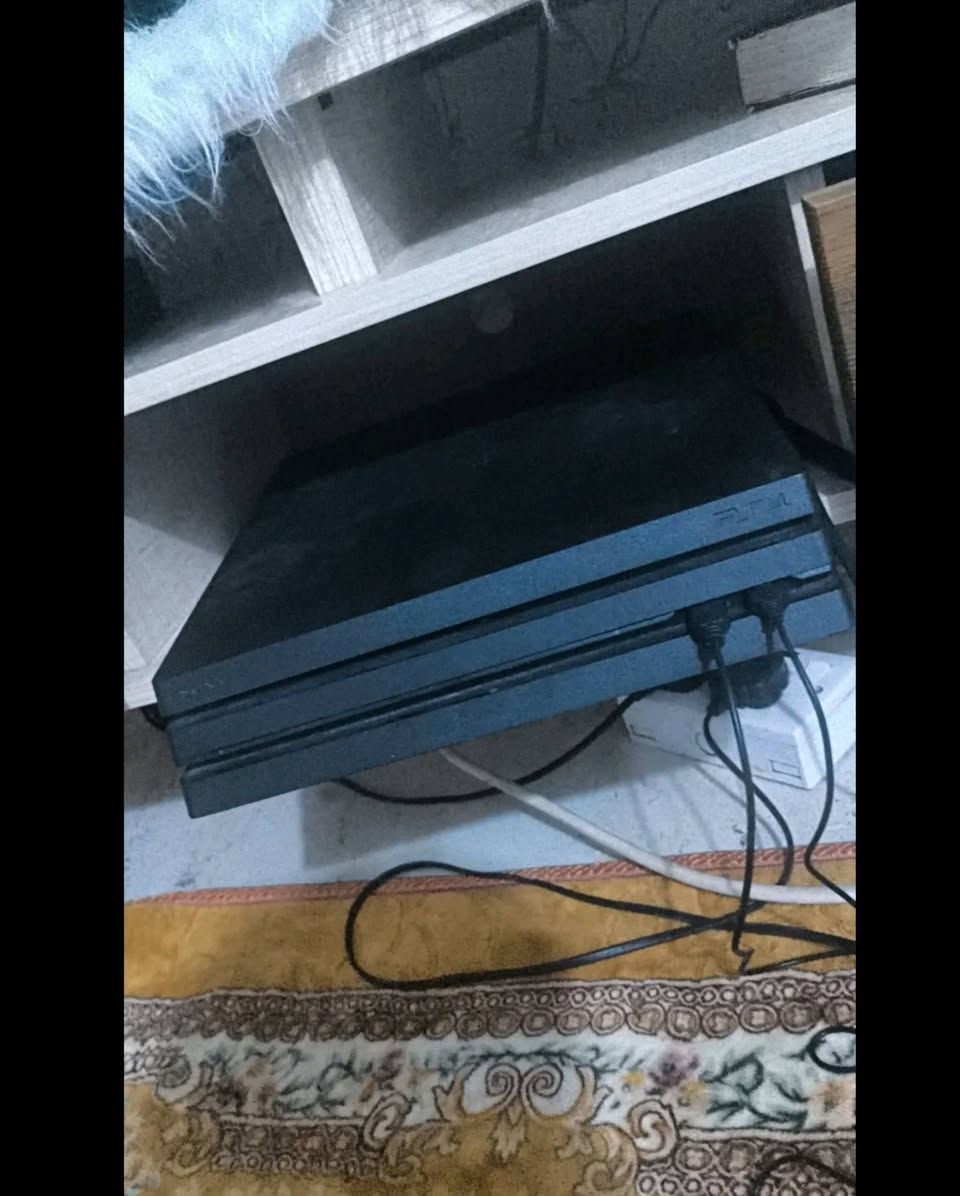 PS4 PRO 1TP
بلي فور برو ذاكره واحد تيره 
جهاز نضيف نضافه عاليه ماداخل صيانه ويا جوستكين 
واحد اصلي واحد تجاري+قرص 
265 وبي مجال للشراي♥️


**إذا كنت صاحب هذا الإعلان وتريد حذفه لأي سبب، رجاءا أرسل رسالة إلى الدعم الفني**