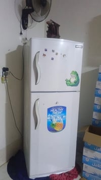 ثلاجه • حجم كبير • نضيفه